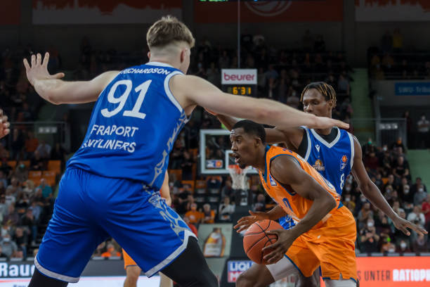 场压制与调 场压制与调