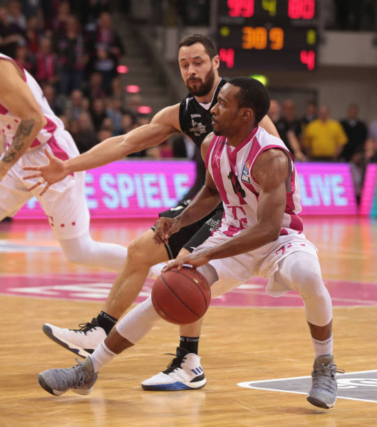 场而备受瞩 场而备受瞩