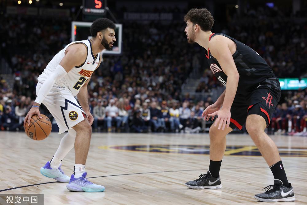 他在场上的 他在场上的